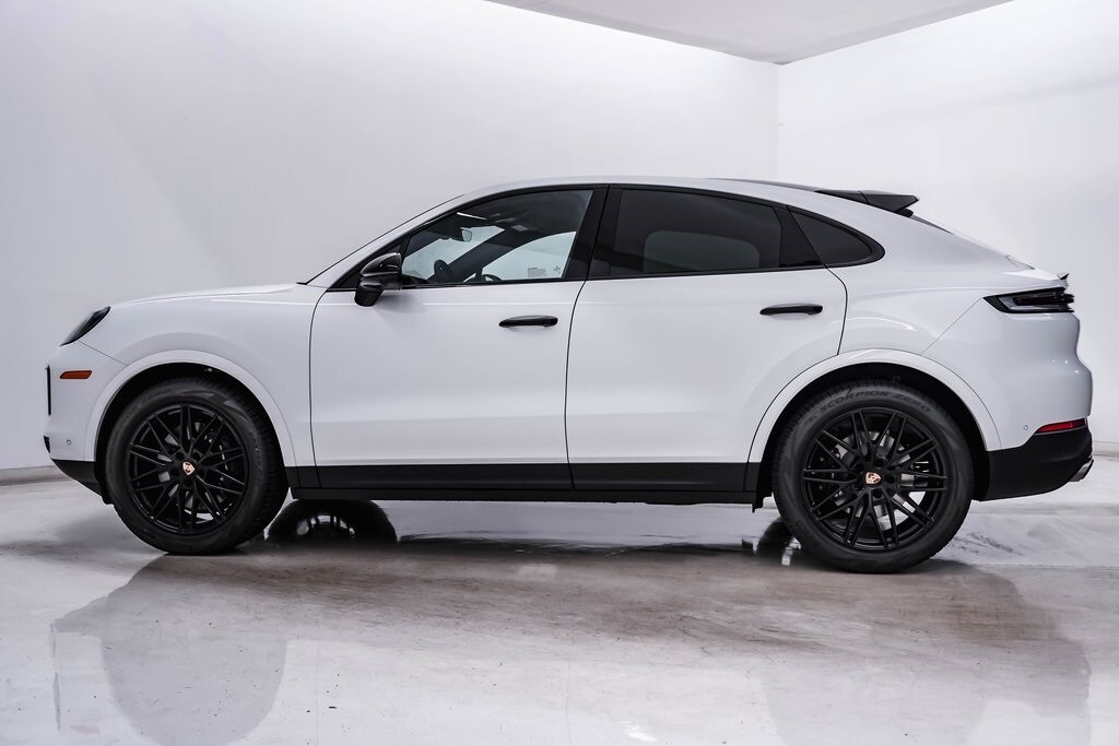 2025 Porsche Cayenne Coupe photo 2
