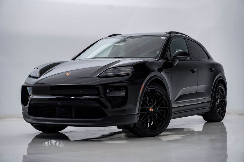 2026 Porsche Macan Base