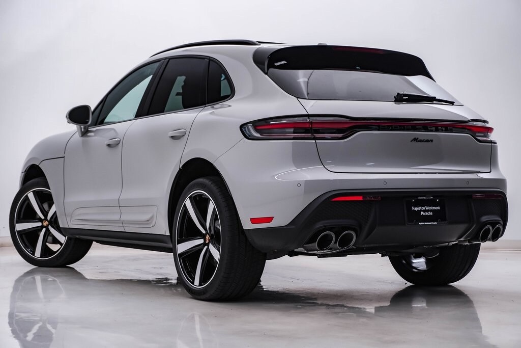 2026 Porsche Macan T photo 3