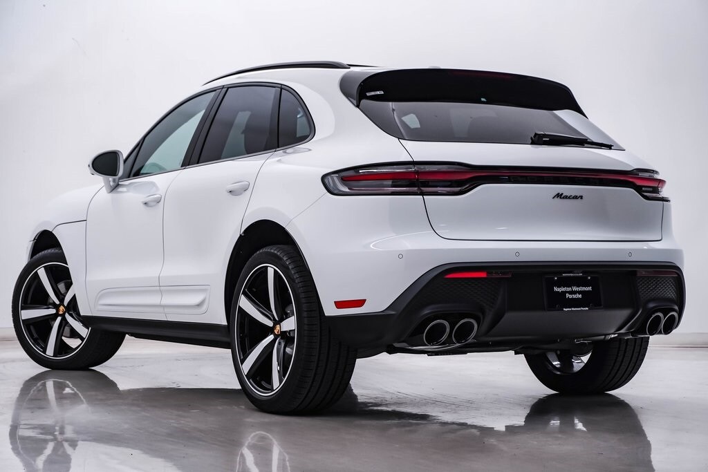2026 Porsche Macan T photo 3
