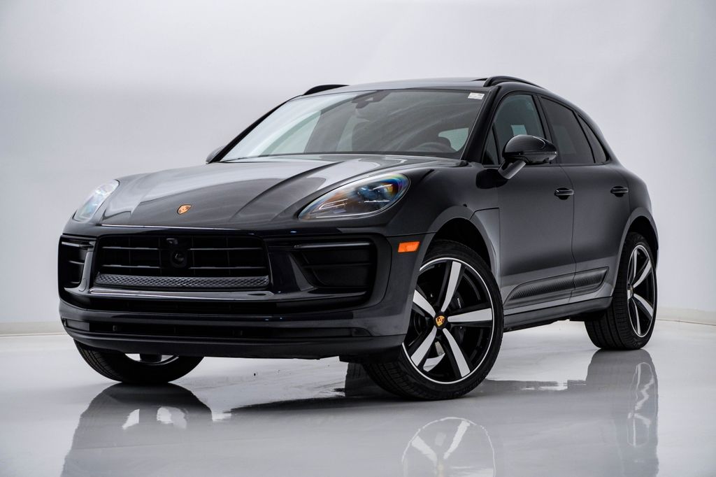 2025 Porsche Macan T