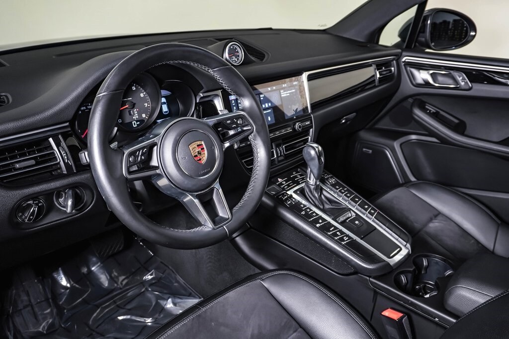 2021 Porsche Macan Base photo 4