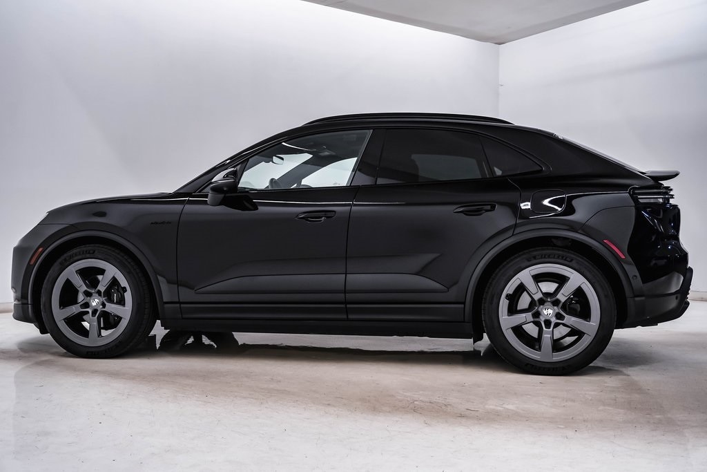 Certified 2024 Porsche Macan Base with VIN WP1AA2XA1RL003296 for sale in Westmont, IL