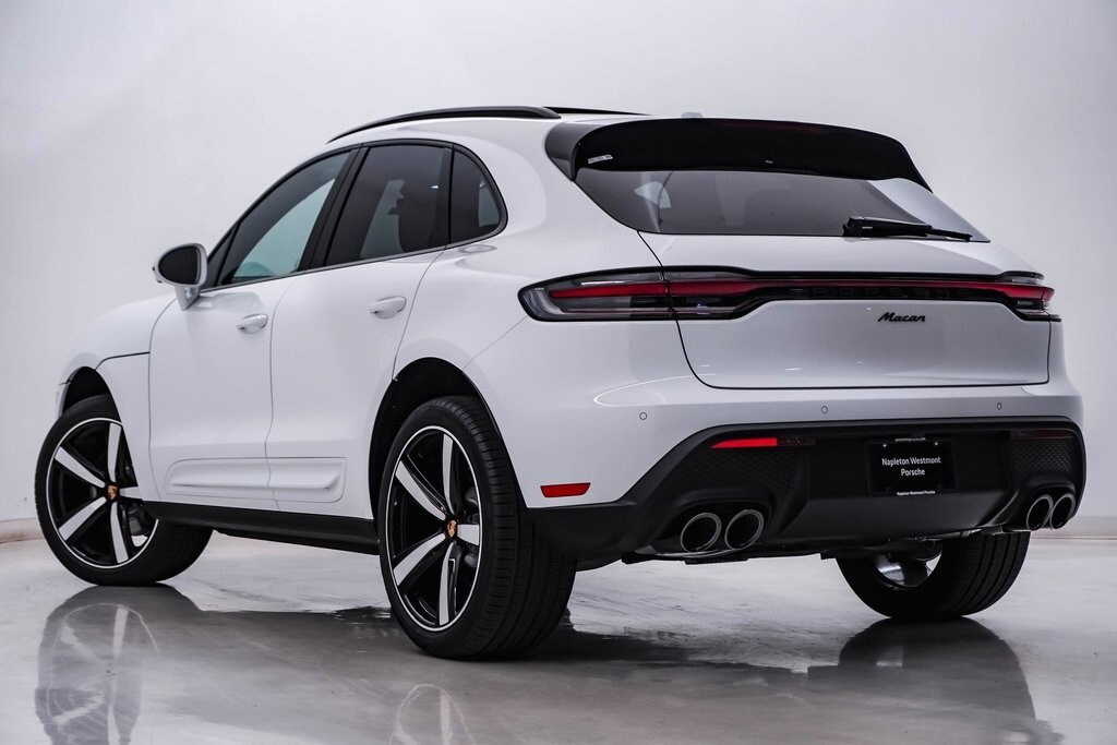 2026 Porsche Macan T photo 3