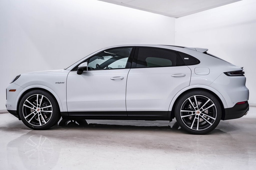 2026 Porsche Cayenne S E-Hybrid Coupe photo 2