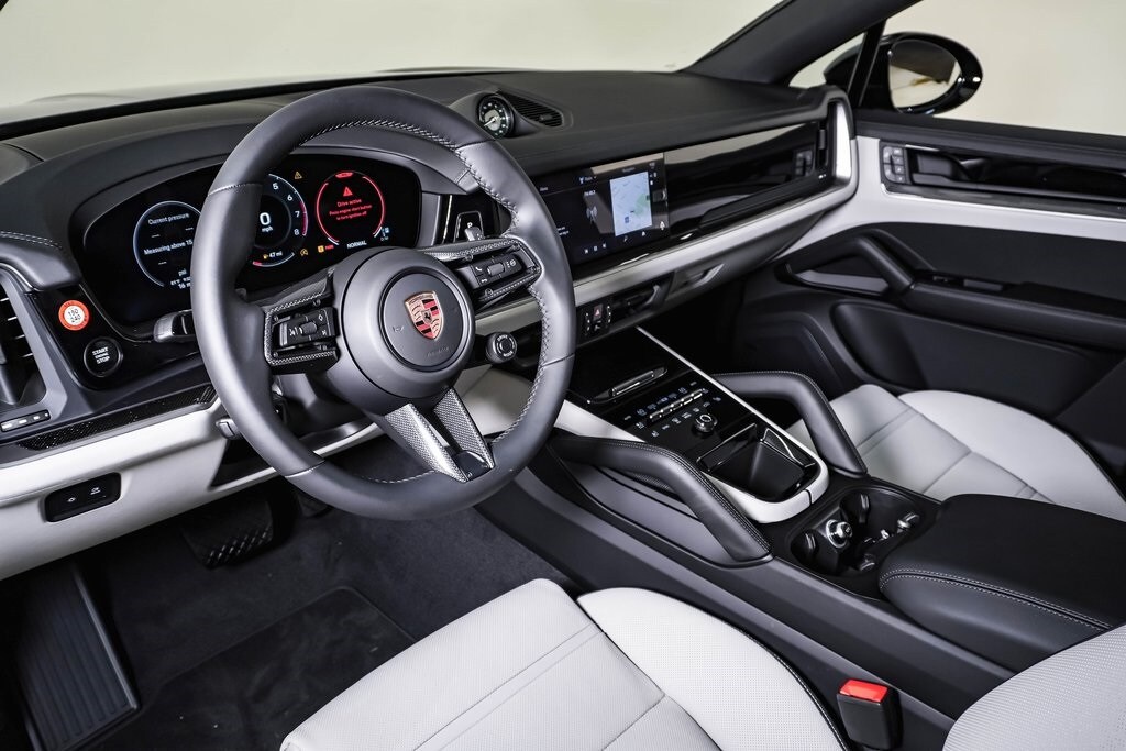 2026 Porsche Cayenne Coupe photo 4