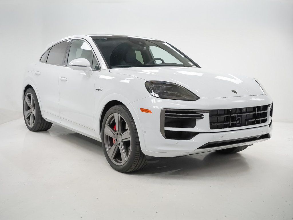 2026 Porsche Cayenne Coup Turbo E-Hybrid - Photo 8