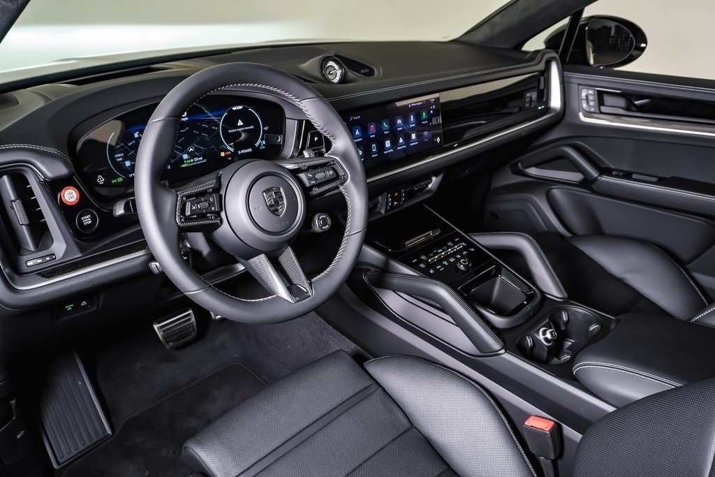 2026 Porsche Cayenne Turbo E-Hybrid Coupe photo 3