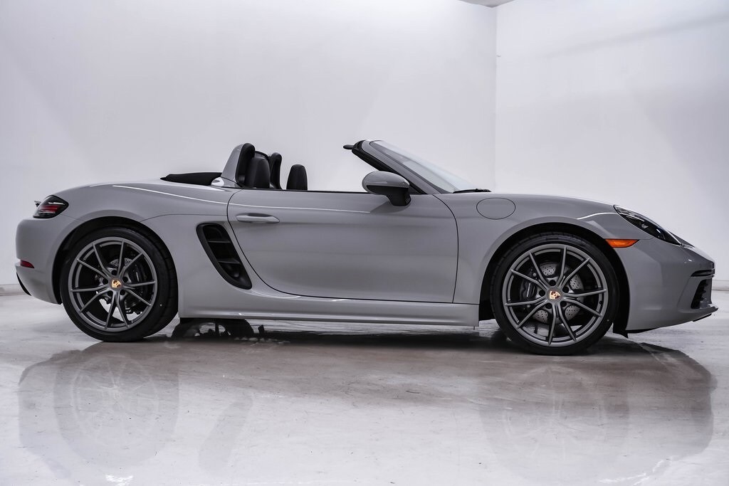 2025 Porsche Boxster photo 2