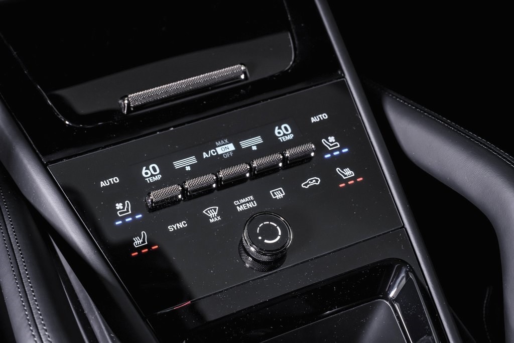 2025 Porsche Cayenne Coup Turbo E-Hybrid - Photo 24