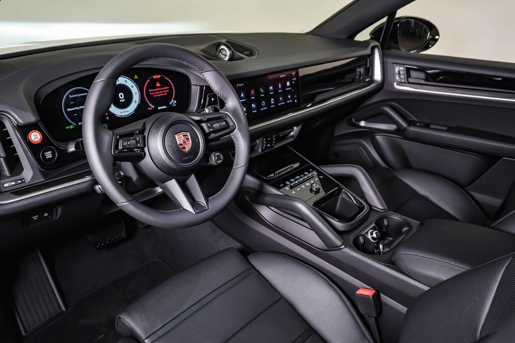 2025 Porsche Cayenne Coupe photo 4