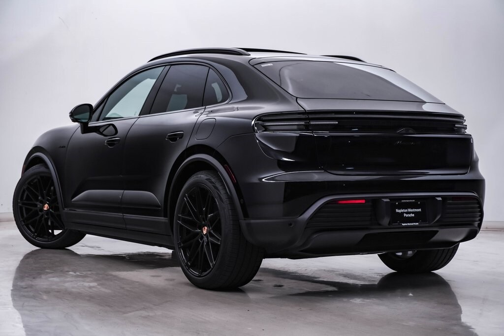 2025 Porsche Macan 4 Electric photo 3