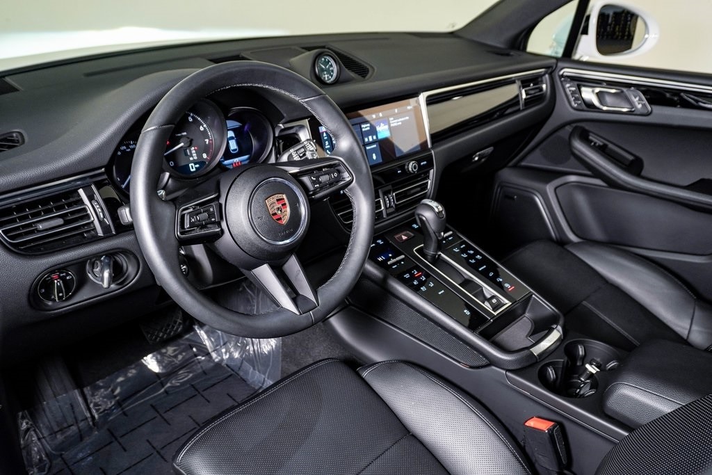 Certified 2025 Porsche Macan  SUV