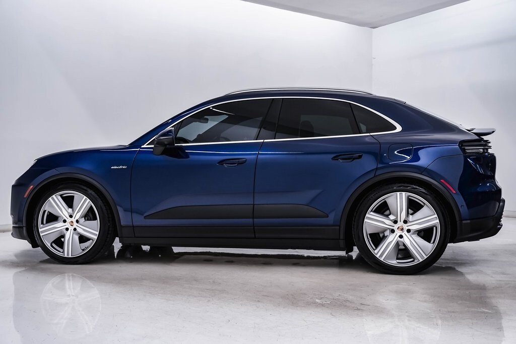 2024 Porsche Macan Electric 4 photo 2