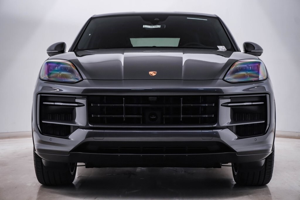2026 Porsche Cayenne GTS Coupe photo 2