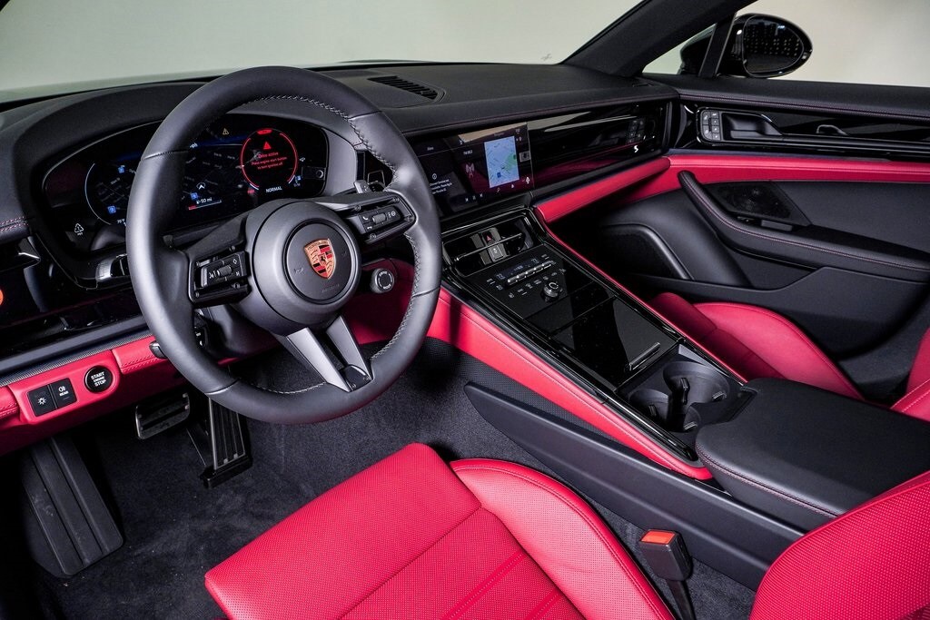 2026 Porsche Panamera 4 photo 4