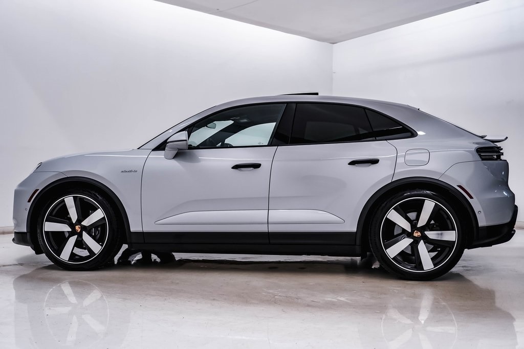 Certified 2024 Porsche Macan Base with VIN WP1AA2XA0RL001488 for sale in Westmont, IL