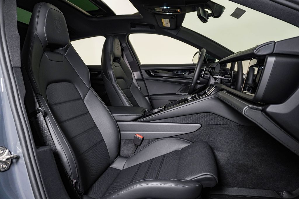 2026 Porsche Panamera 4 E-Hybrid - Photo 14