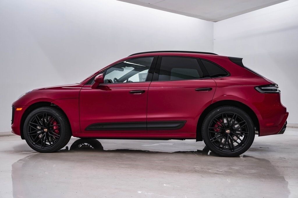 2026 Porsche Macan GTS photo 2