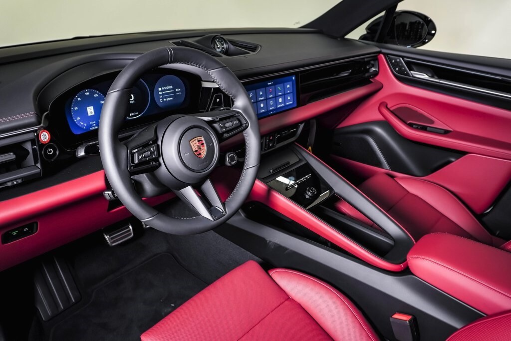 2025 Porsche Macan Electric photo 4