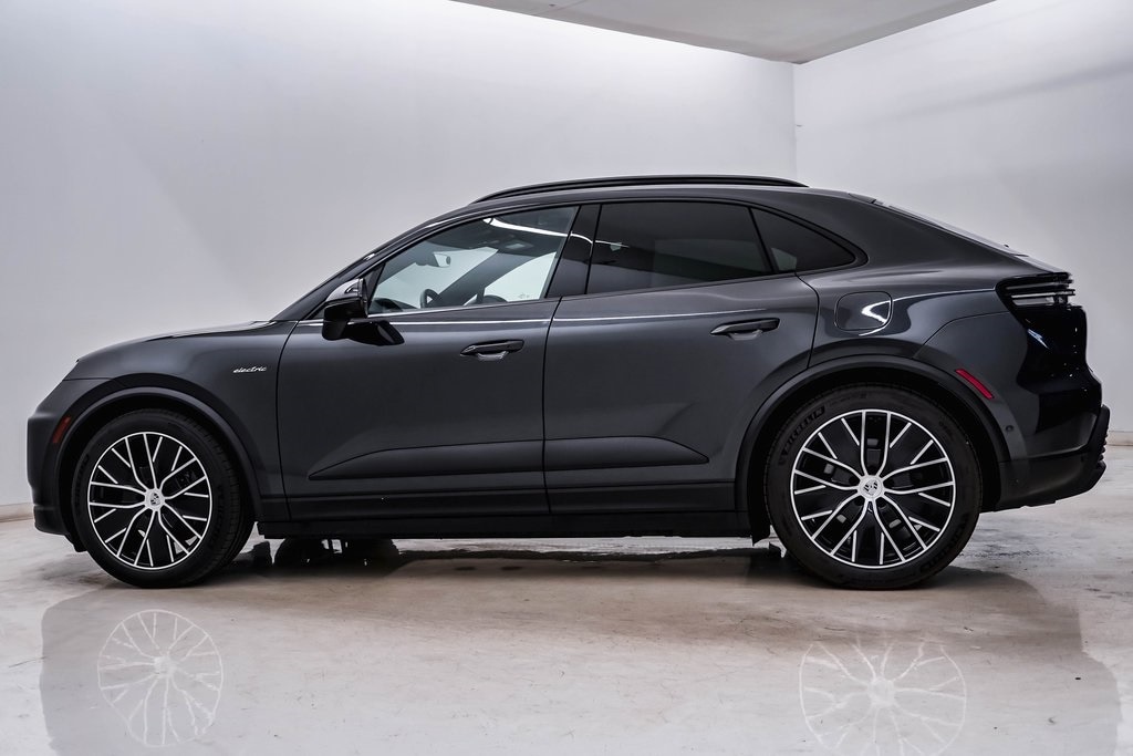 Certified 2024 Porsche Macan Base with VIN WP1AA2XA2RL000469 for sale in Westmont, IL