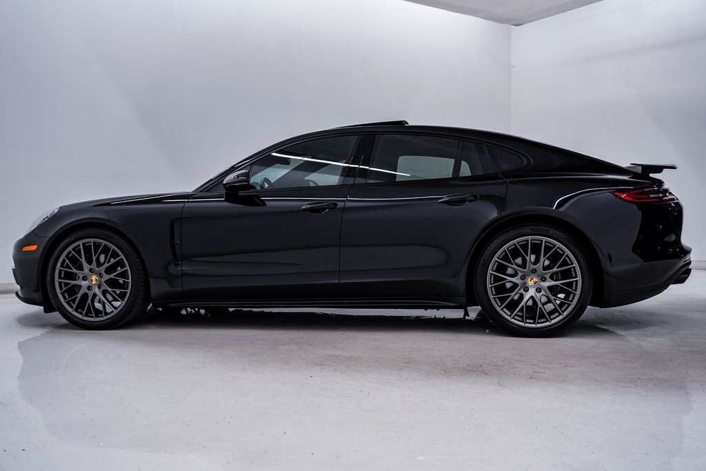 2020 Porsche Panamera 4 photo 2