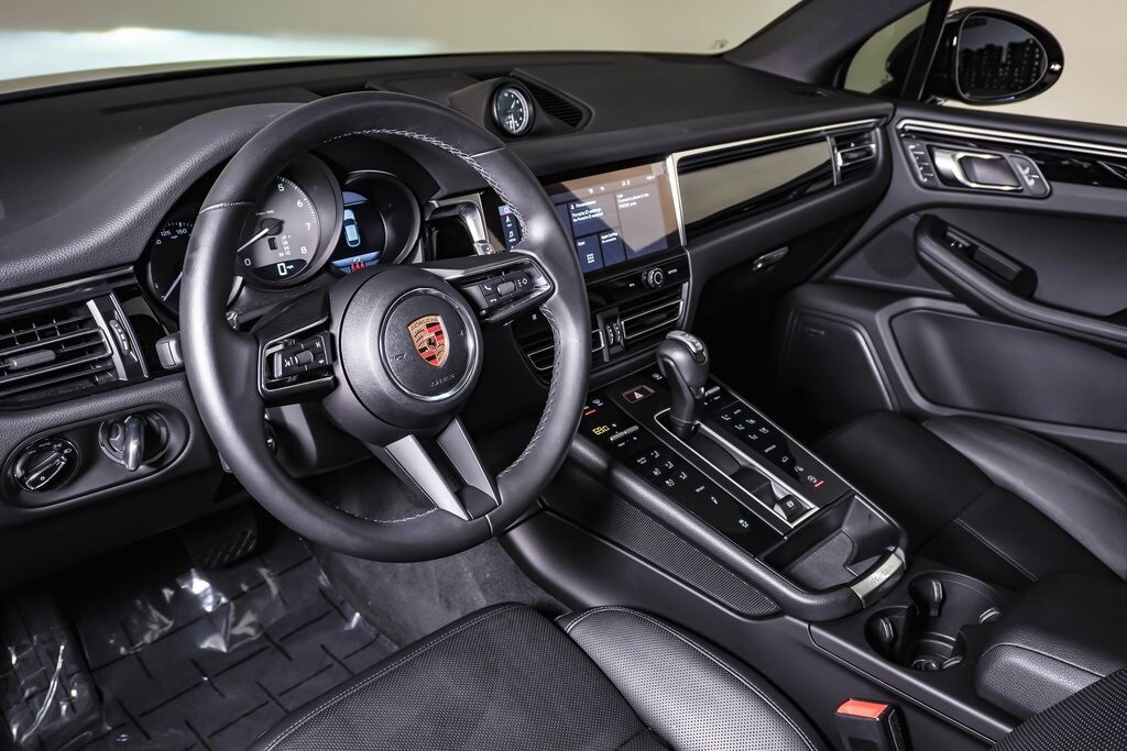 2024 Porsche Macan S photo 4