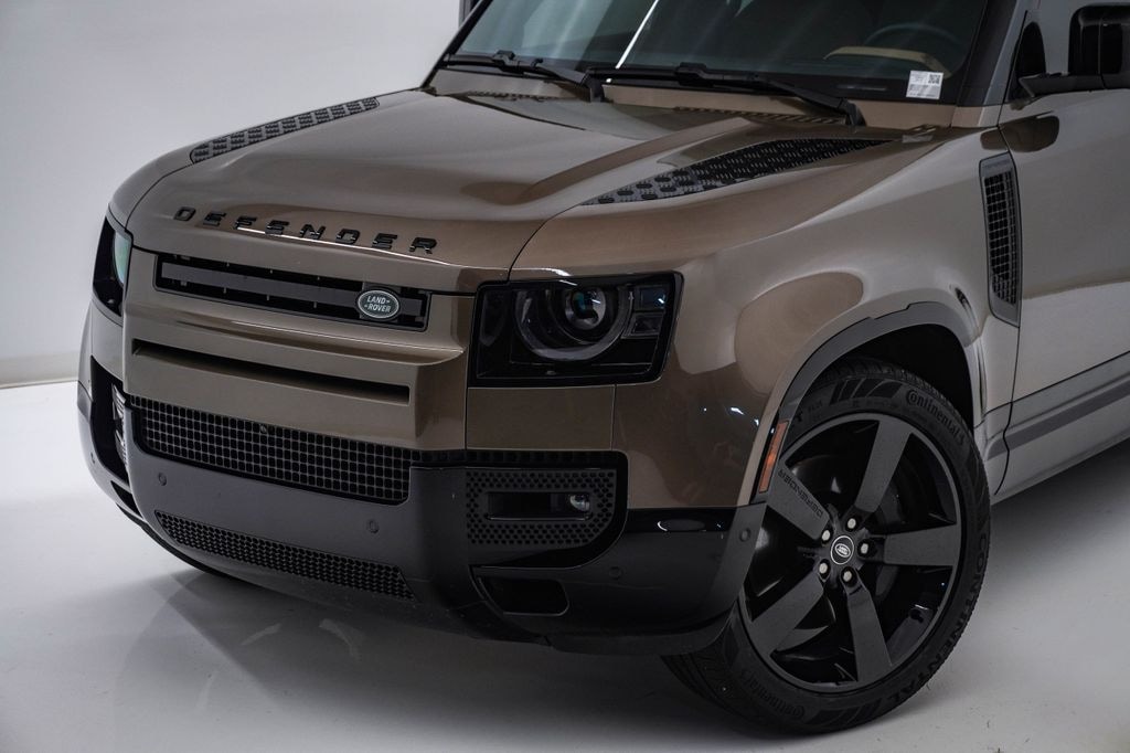 Used 2025 Land Rover Defender 110 X-Dynamic SE SUV