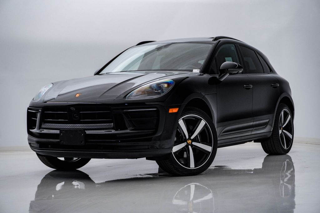 2025 Porsche Macan T