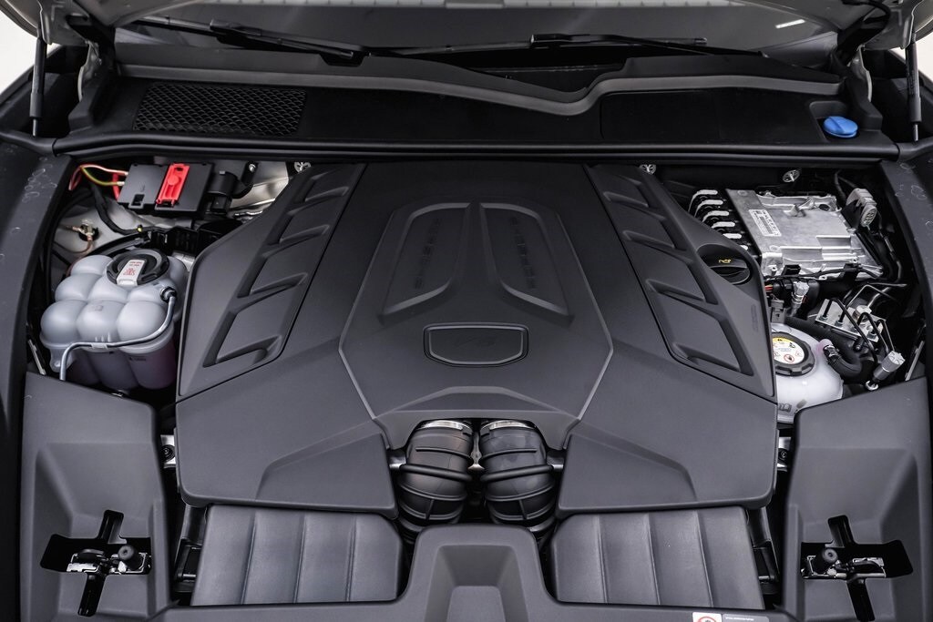 2025 Porsche Cayenne Coup Turbo E-Hybrid - Photo 29