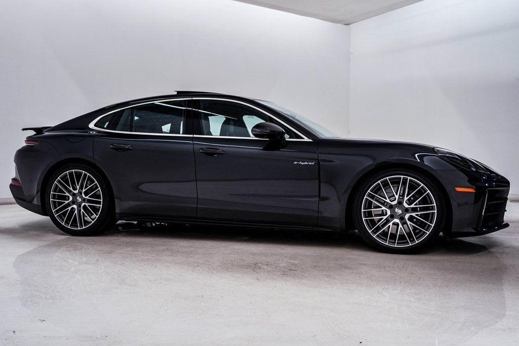 2026 Porsche Panamera 4 E-Hybrid - Photo 9