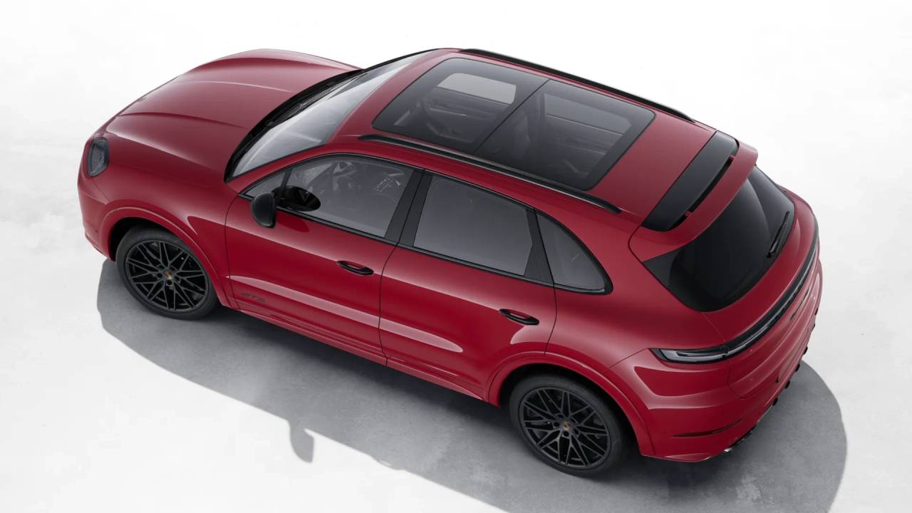 2026 Porsche Cayenne GTS photo 4