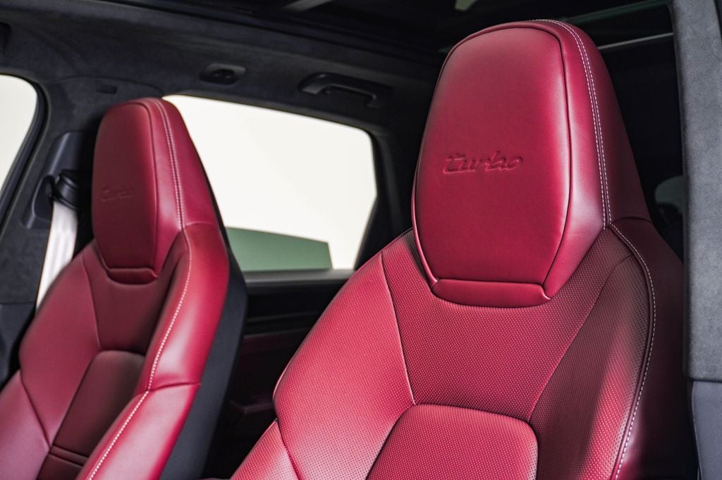 2026 Porsche Cayenne Turbo E-Hybrid - Photo 18