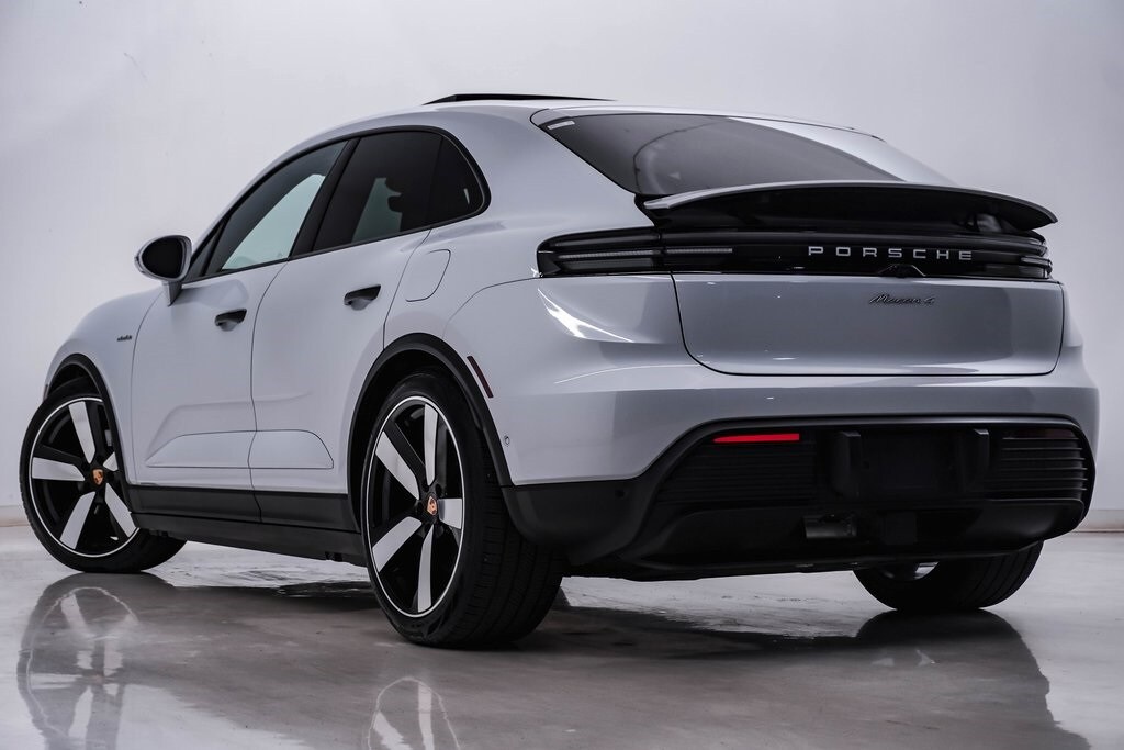 2024 Porsche Macan Electric 4 photo 3