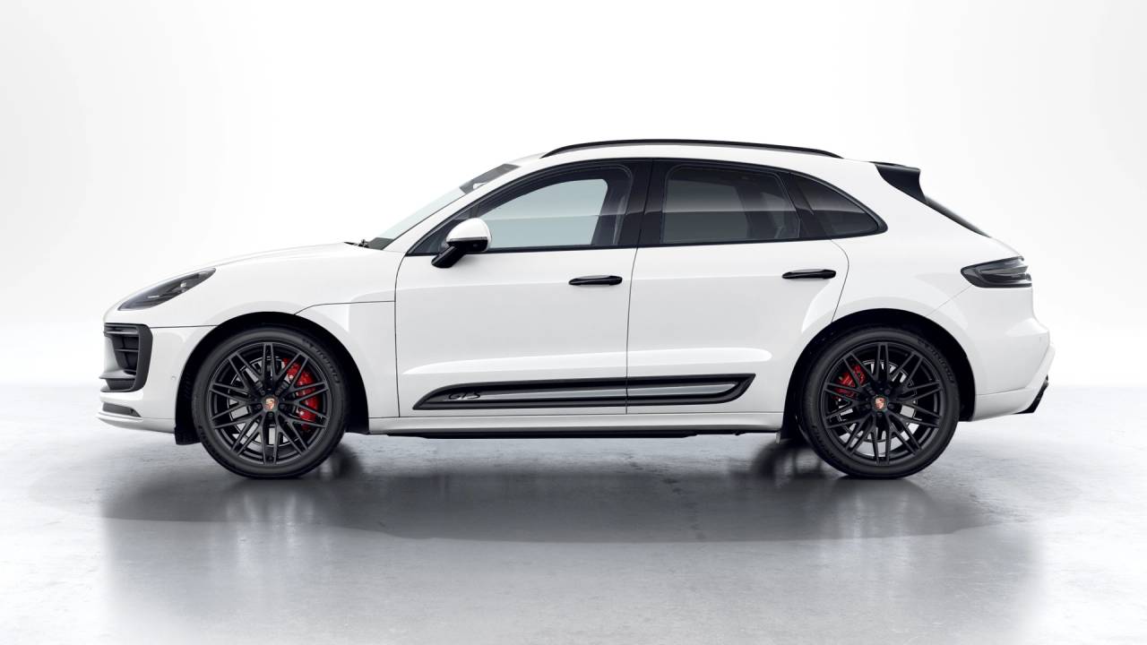 2026 Porsche Macan GTS photo 2
