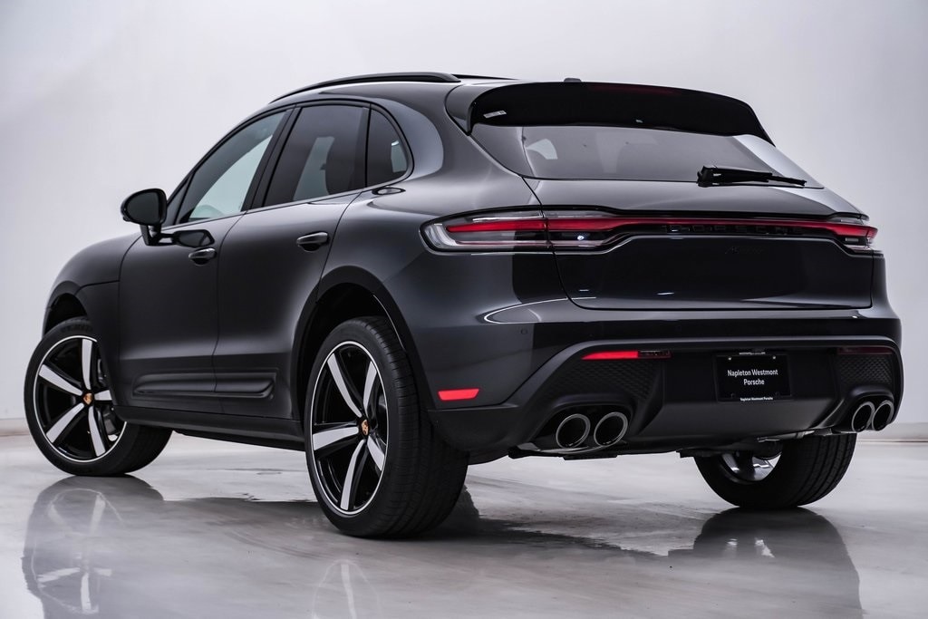 2026 Porsche Macan T photo 3