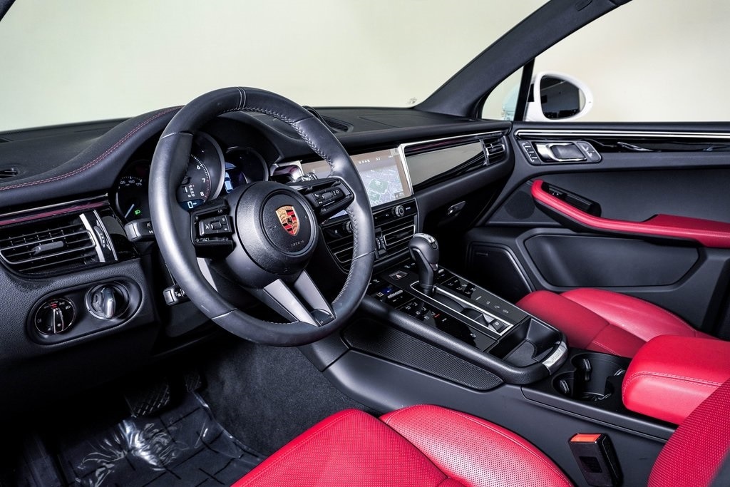 Certified 2025 Porsche Macan SUV