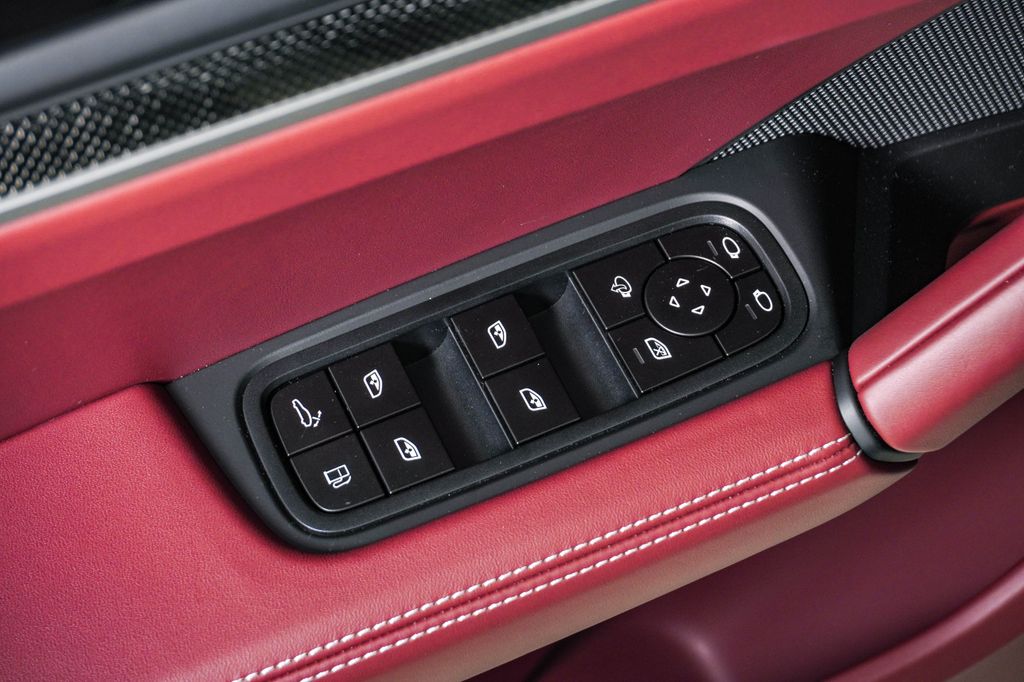 2026 Porsche Cayenne Turbo E-Hybrid - Photo 27