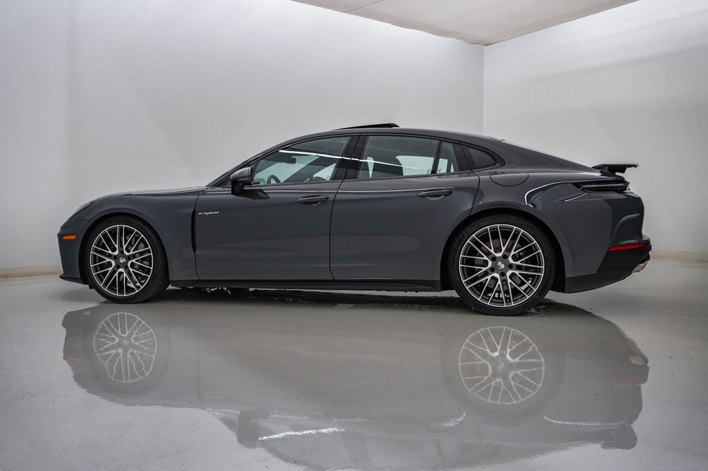 2026 Porsche Panamera 4 E-Hybrid - Photo 2