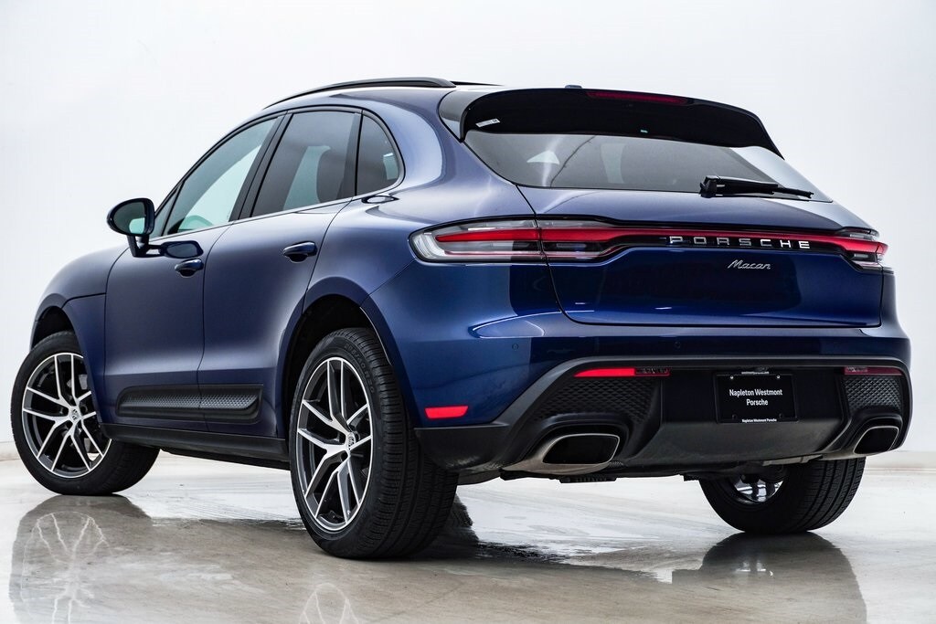 2025 Porsche Macan photo 3
