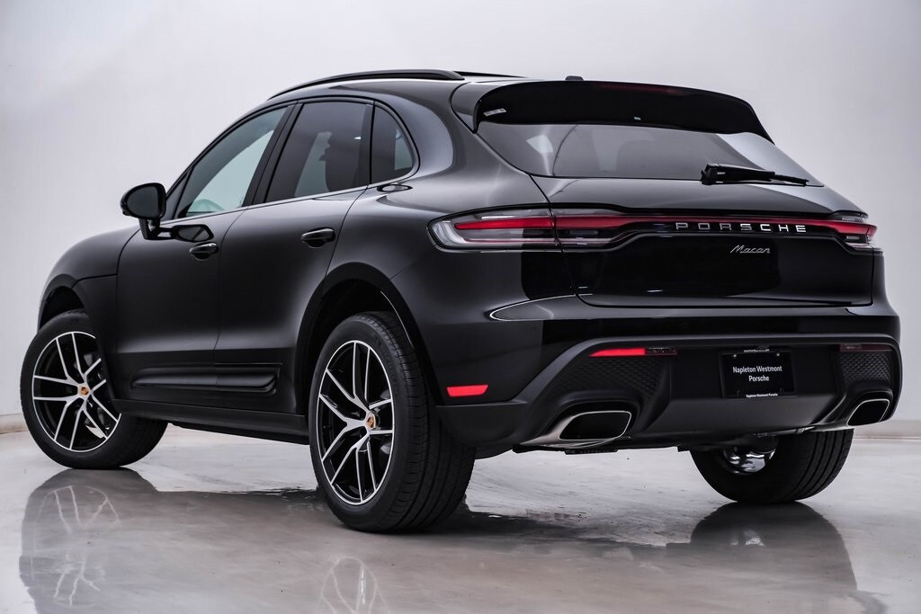 2026 Porsche Macan T photo 3
