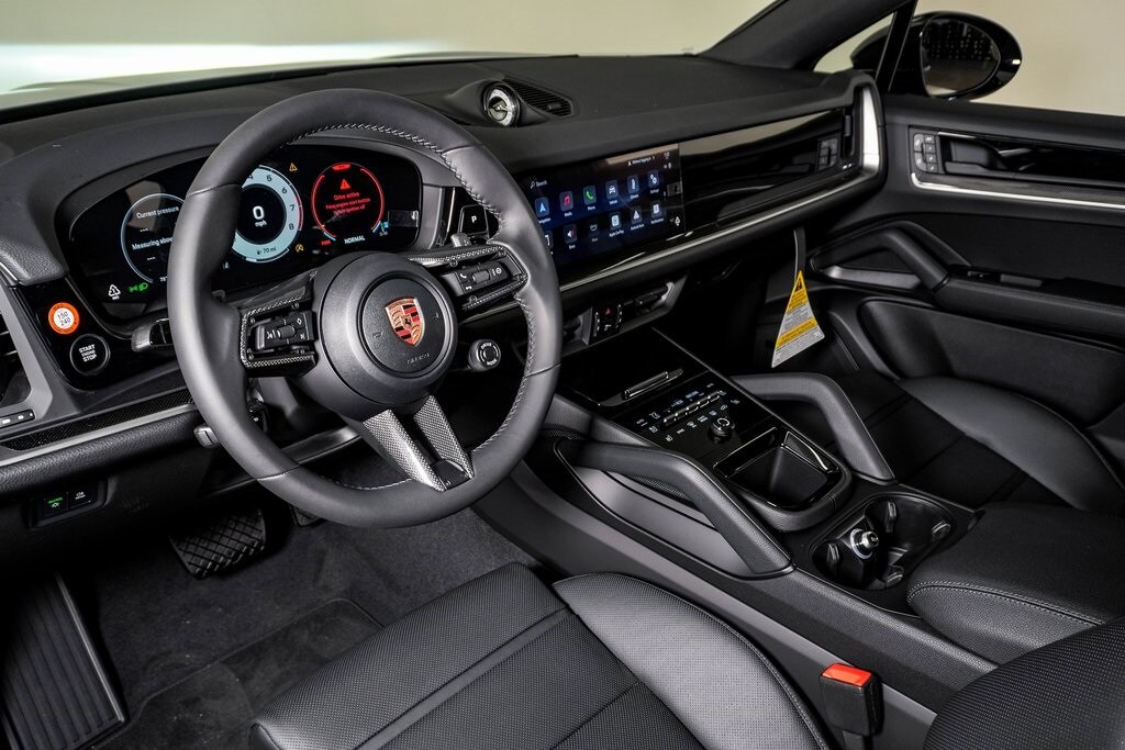 2026 Porsche Cayenne Coupe photo 3