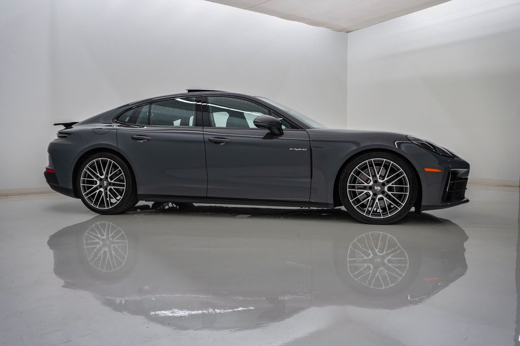 2026 Porsche Panamera 4 E-Hybrid - Photo 9