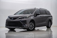 2022 Toyota Sienna XLE Minivan/Van