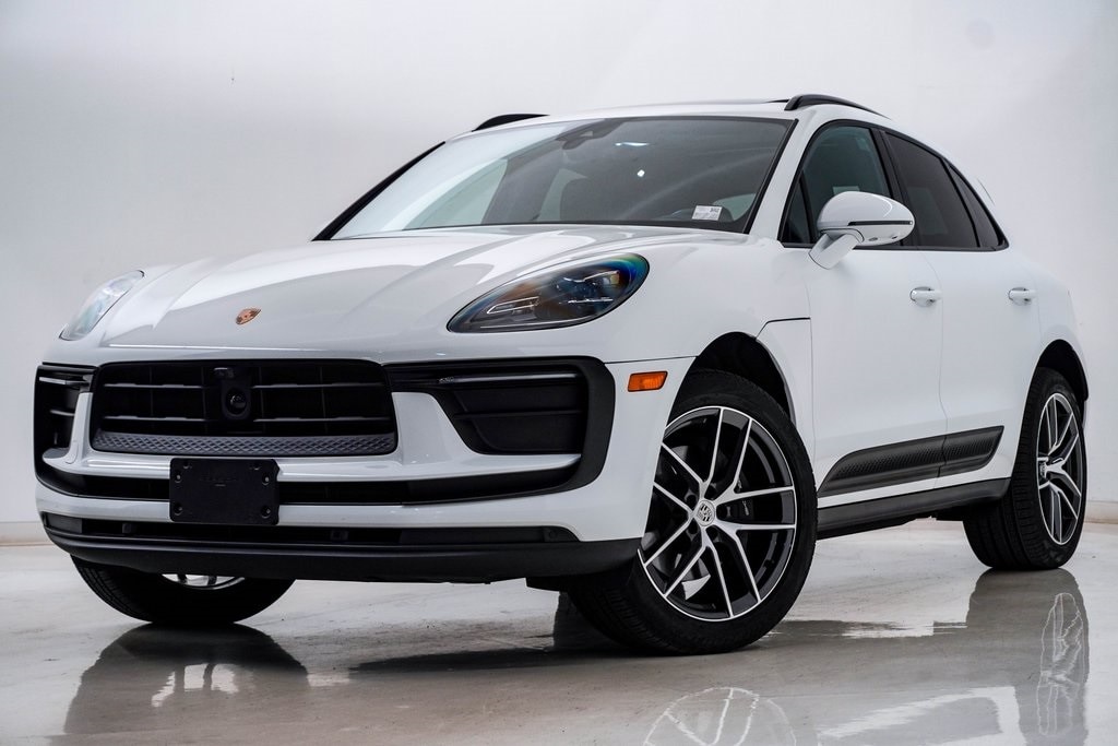 2025 Porsche Macan Base