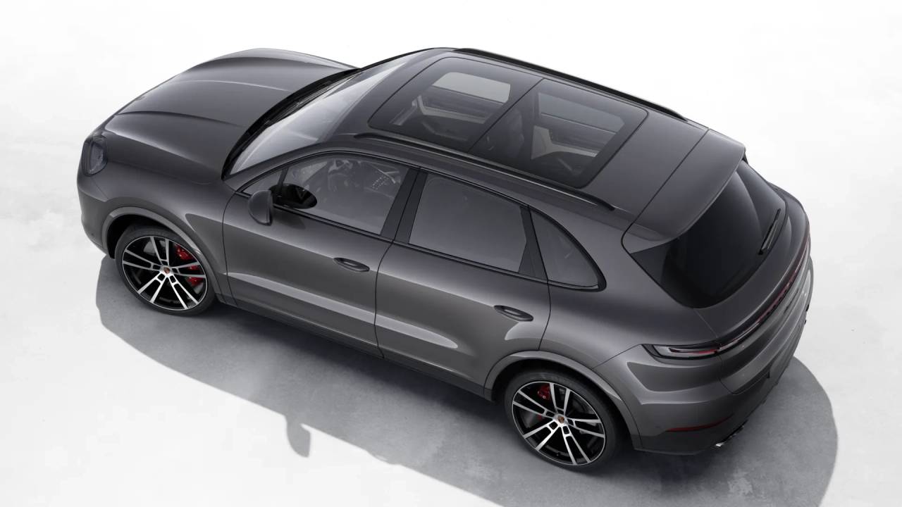 2026 Porsche Cayenne S photo 4