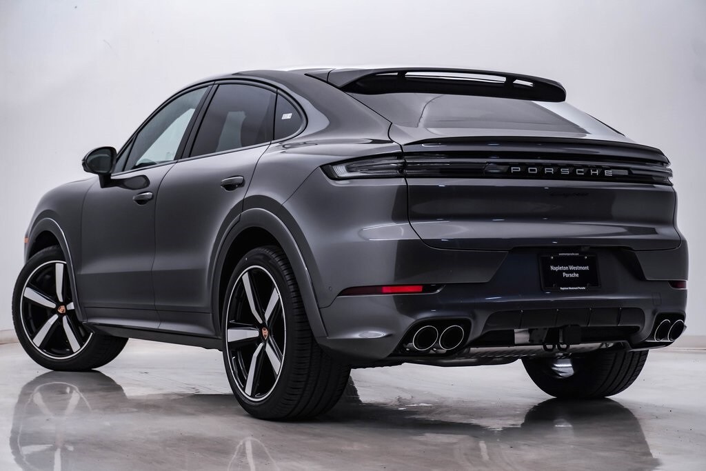 2025 Porsche Cayenne Coupe photo 3