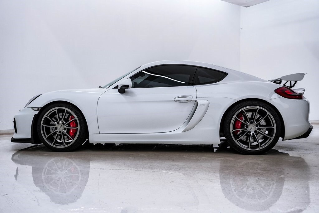 2016 Porsche Cayman GT4 photo 2