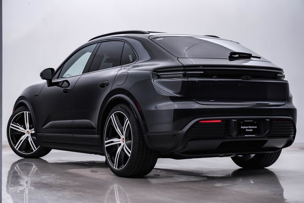 2025 Porsche Macan Electric photo 3