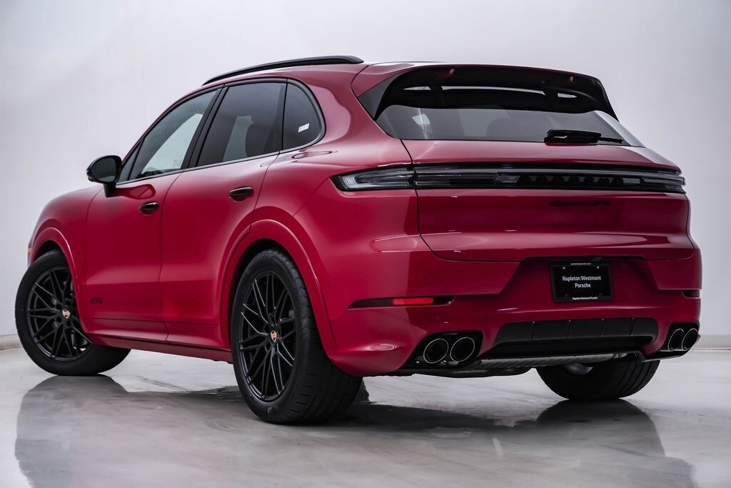 2026 Porsche Cayenne GTS photo 3